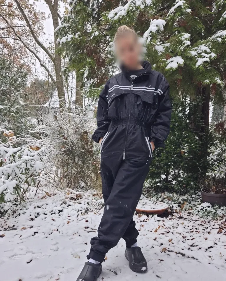 Esra, 28