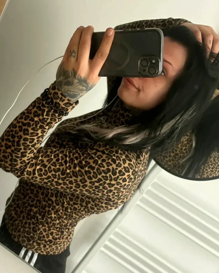 Fiona, 20