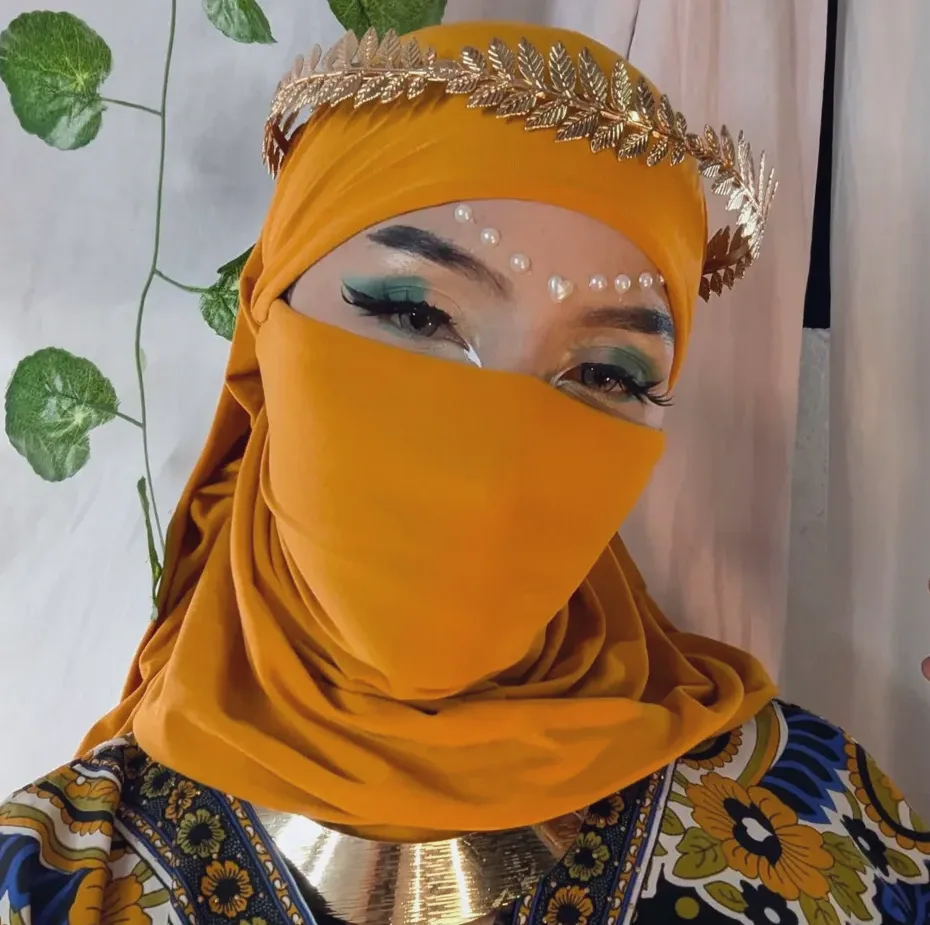 Ida, 28