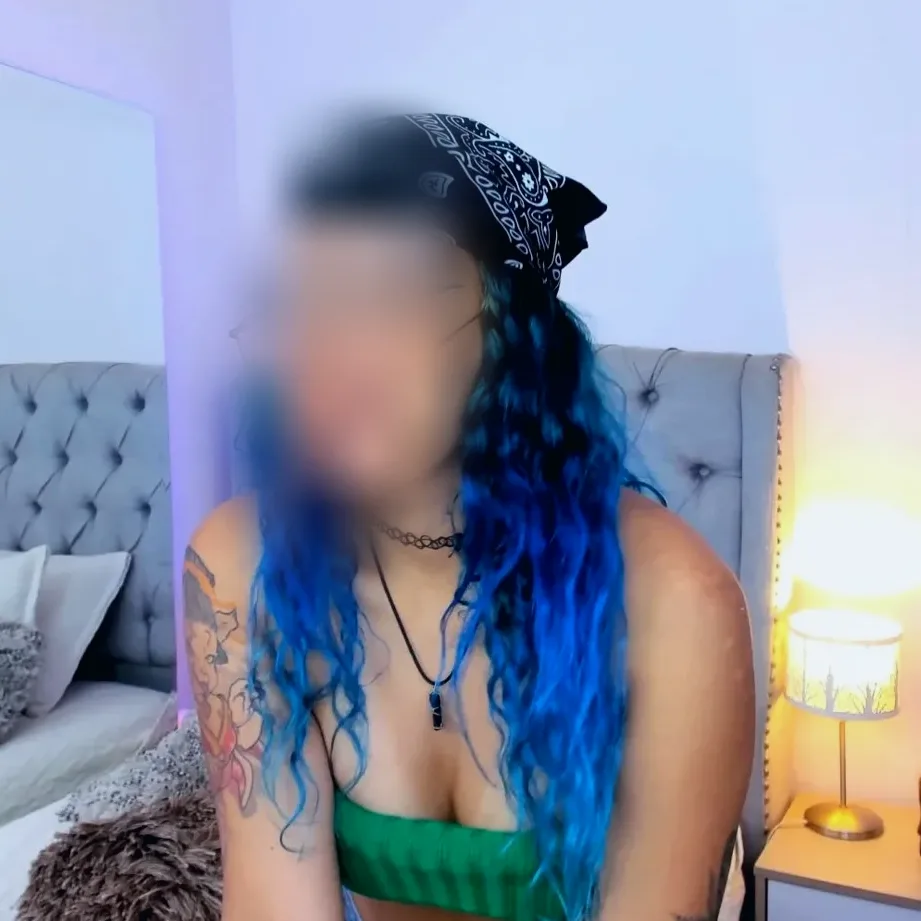 Katrin, 28