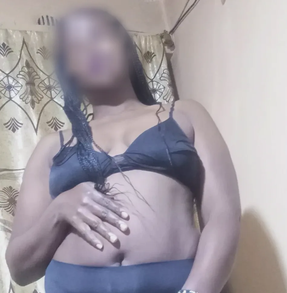 Viktoria, 32